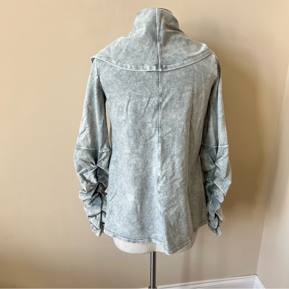 Testimony Los Angeles Victorian French terry open front sweatshirt 26236 - Picture 5 of 9